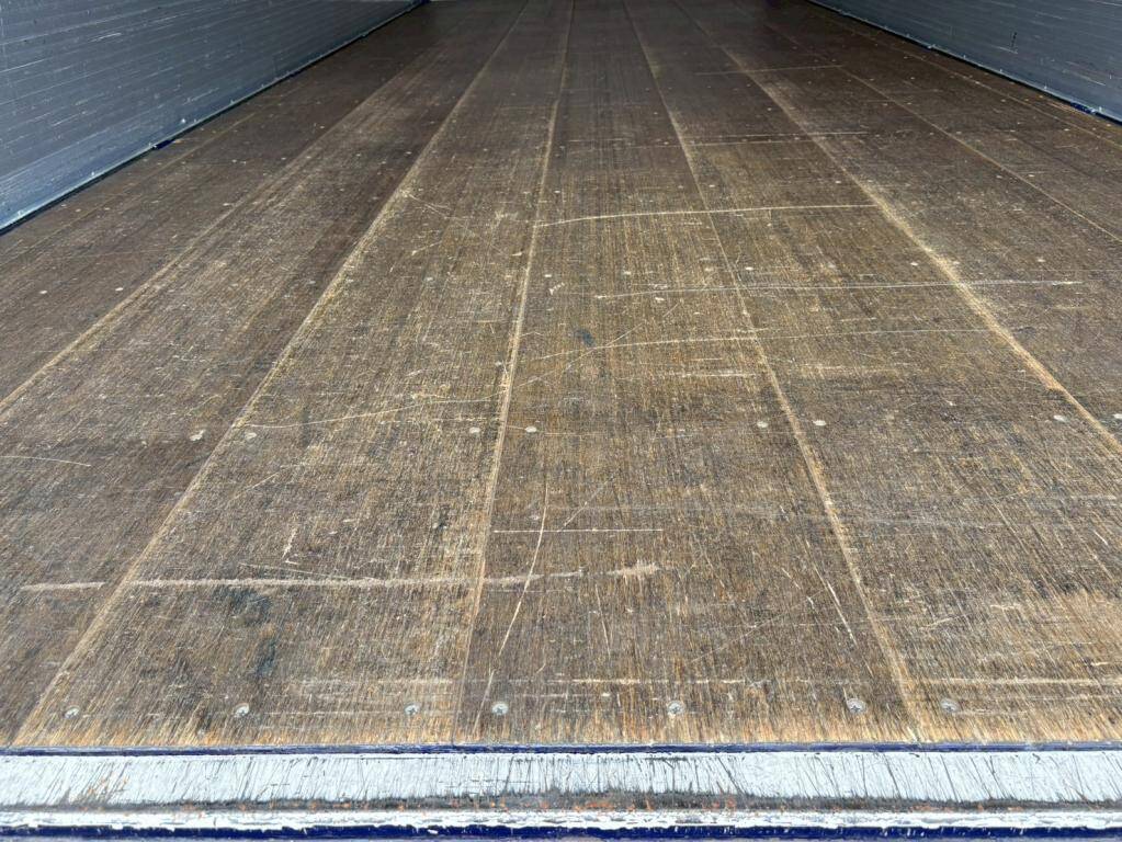 日野レンジャーアルミウイング中型（4t）[写真08]