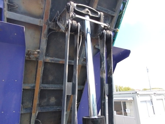 いすゞギガダンプ大型（10t）[写真09]