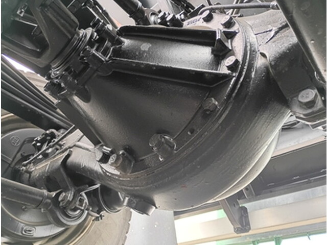 いすゞギガダンプ大型（10t）[写真12]