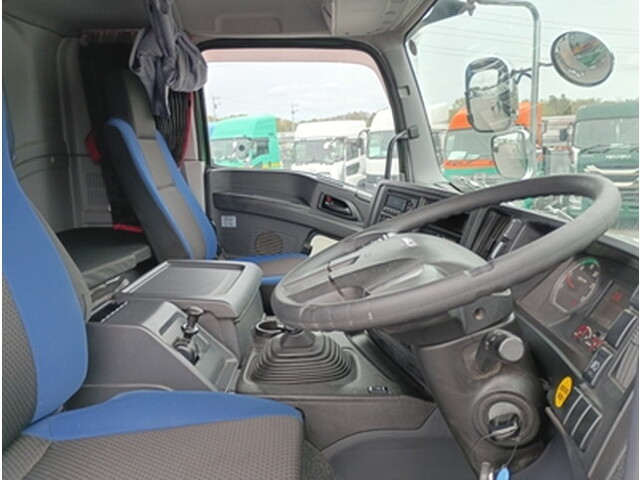 いすゞギガダンプ大型（10t）[写真23]