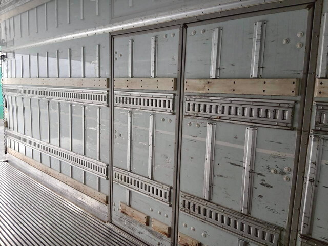 日野レンジャー冷凍車（冷蔵車）中型（4t）[写真23]