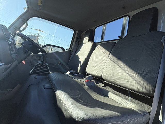 トヨタトヨエース平ボディ小型（2t・3t）[写真23]