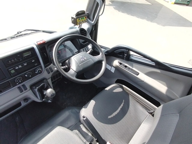三菱ふそうキャンターパッカー車（塵芥車）小型（2t・3t）[写真27]