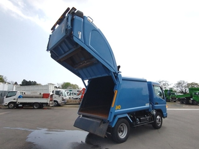 三菱ふそうキャンターパッカー車（塵芥車）小型（2t・3t）[写真09]