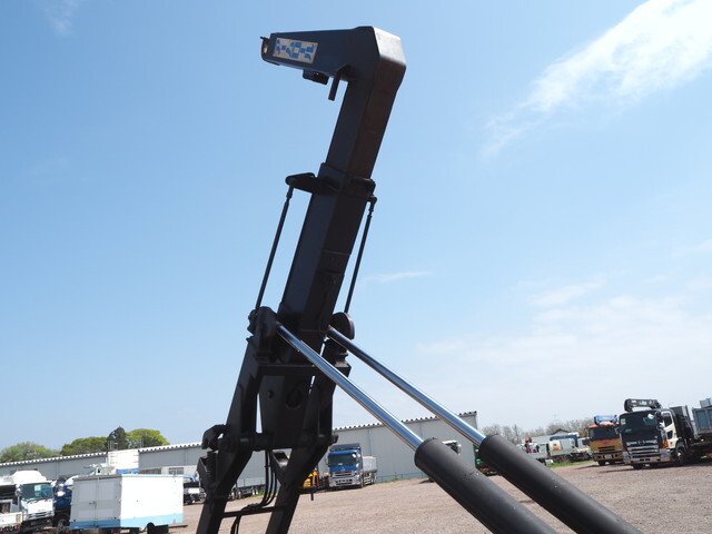 三菱ふそうファイターコンテナ専用車中型（4t）[写真13]