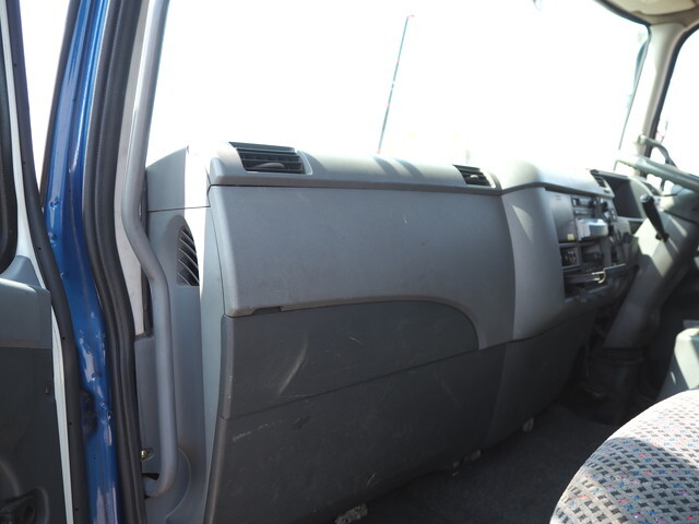 三菱ふそうファイターコンテナ専用車中型（4t）[写真32]