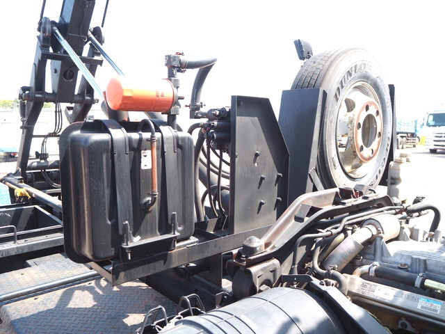 三菱ふそうファイターコンテナ専用車中型（4t）[写真08]