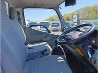 日野デュトロ冷凍車（冷蔵車）小型（2t・3t）[写真22]