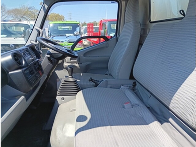 日野デュトロ冷凍車（冷蔵車）小型（2t・3t）[写真22]