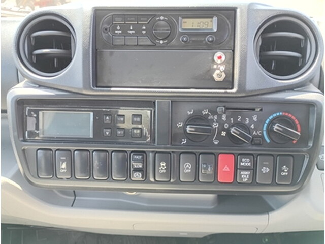 日野デュトロ冷凍車（冷蔵車）小型（2t・3t）[写真24]