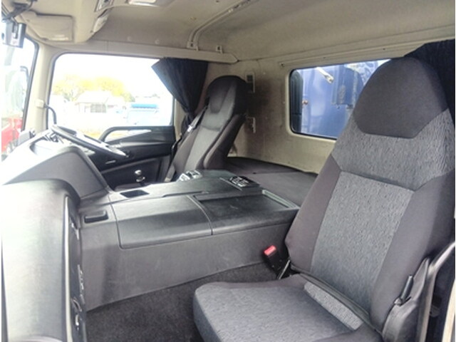 三菱ふそうスーパーグレートセルフローダー大型（10t）[写真23]