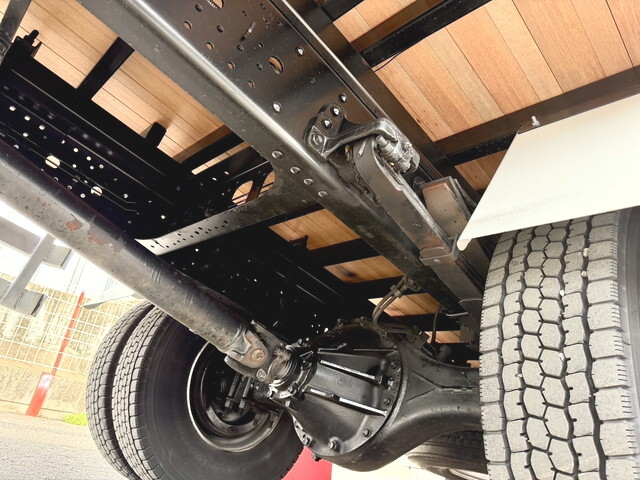 いすゞフォワードセルフクレーン3段中型（4t）[写真10]