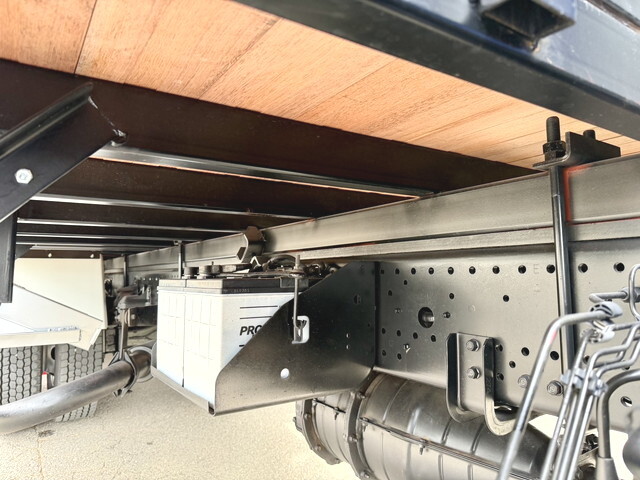 いすゞフォワードセルフクレーン3段中型（4t）[写真11]