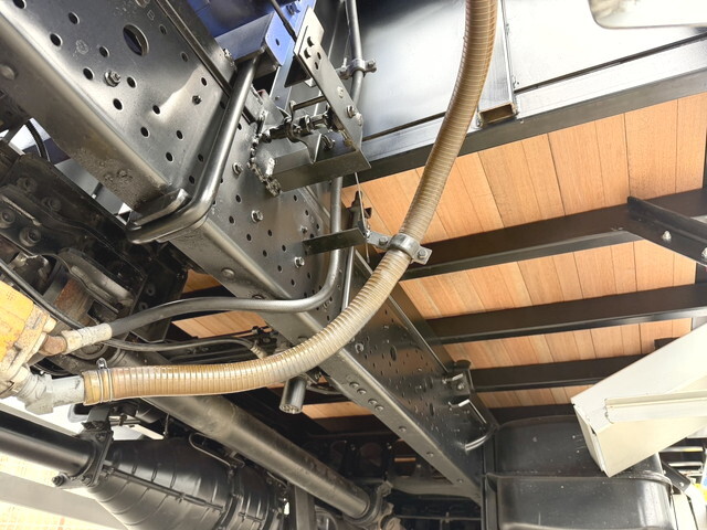 いすゞフォワードセルフクレーン3段中型（4t）[写真12]