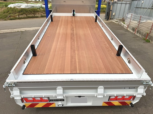 いすゞフォワードセルフクレーン3段中型（4t）[写真07]