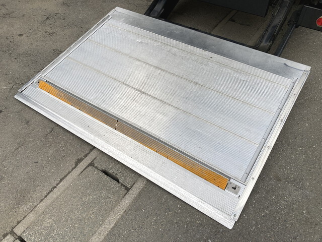 トヨタダイナアルミバン小型（2t・3t）[写真06]