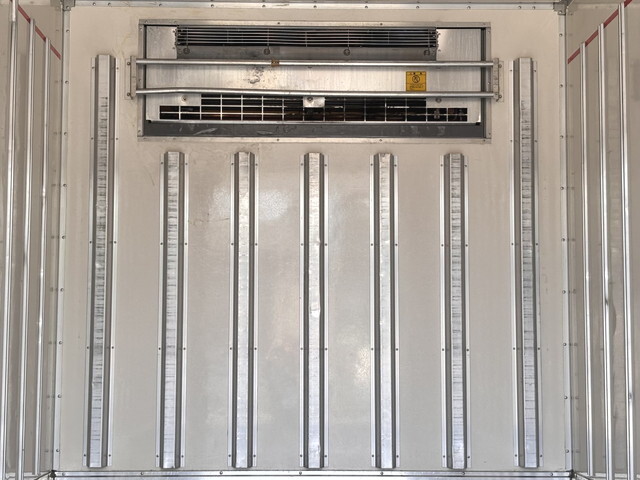 いすゞエルフ冷凍車（冷蔵車）小型（2t・3t）[写真14]