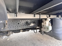 いすゞエルフ冷凍車（冷蔵車）小型（2t・3t）[写真24]