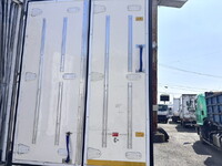 いすゞエルフ冷凍車（冷蔵車）小型（2t・3t）[写真10]