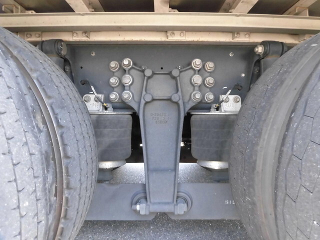 いすゞギガアルミウイング大型（10t）[写真14]