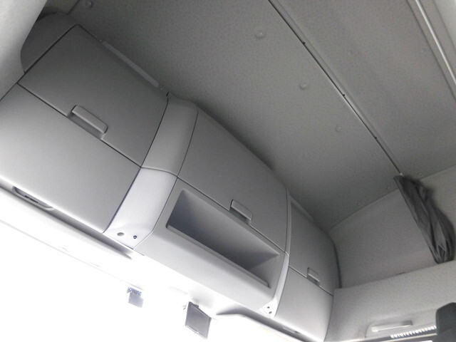 いすゞギガアルミウイング大型（10t）[写真18]