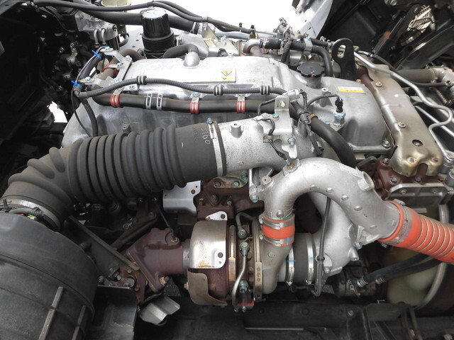 いすゞギガアルミウイング大型（10t）[写真24]