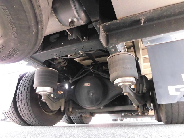 いすゞギガアルミウイング大型（10t）[写真09]