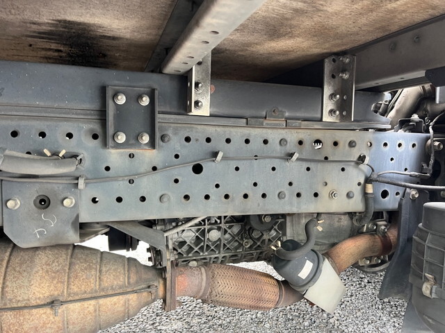 いすゞエルフアルミバン小型（2t・3t）[写真20]