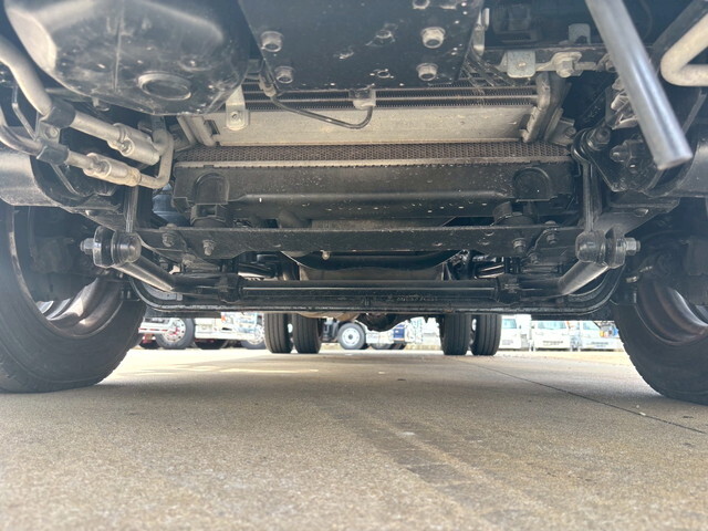 三菱ふそうキャンタークレーン付小型（2t・3t）[写真25]