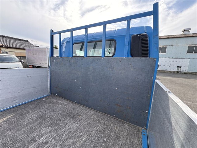 三菱ふそうキャンターアルミブロック小型（2t・3t）[写真11]