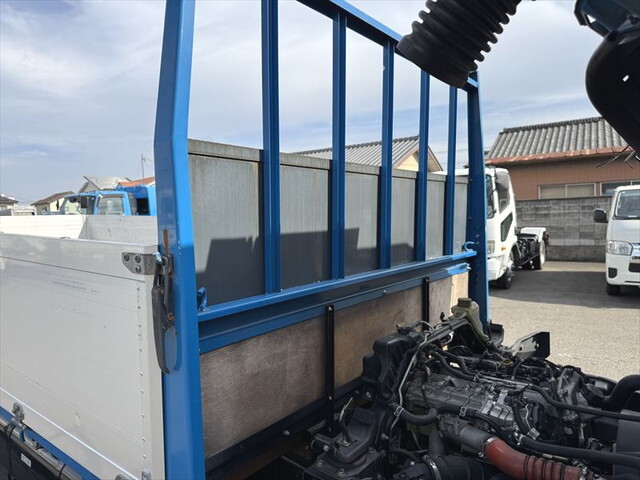 三菱ふそうキャンターアルミブロック小型（2t・3t）[写真12]
