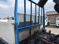 三菱ふそうキャンターアルミブロック小型（2t・3t）[写真13]