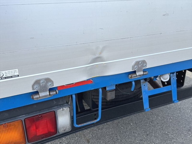 三菱ふそうキャンターアルミブロック小型（2t・3t）[写真06]