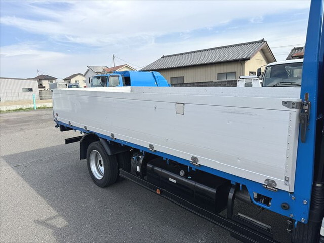 三菱ふそうキャンターアルミブロック小型（2t・3t）[写真07]