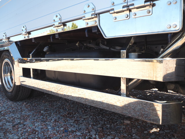 三菱ふそうキャンターアルミブロック小型（2t・3t）[写真10]