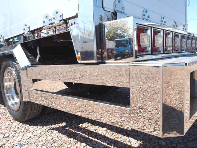 三菱ふそうキャンターアルミブロック小型（2t・3t）[写真15]