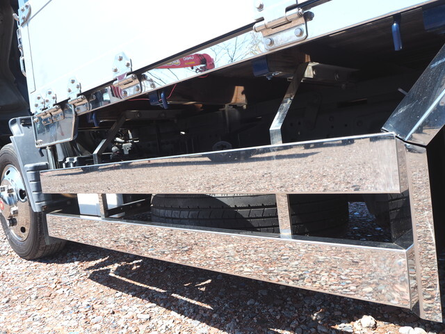 三菱ふそうキャンターアルミブロック小型（2t・3t）[写真17]