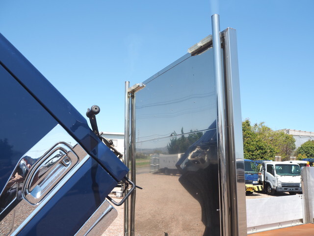 三菱ふそうキャンターアルミブロック小型（2t・3t）[写真20]