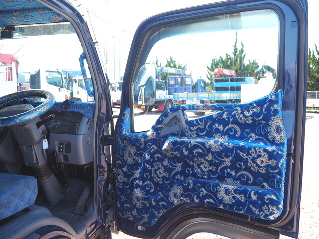 三菱ふそうキャンターアルミブロック小型（2t・3t）[写真35]