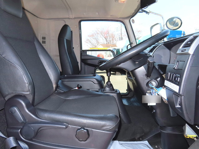 三菱ふそうファイターアルミウイング増トン（6t・8t）[写真19]