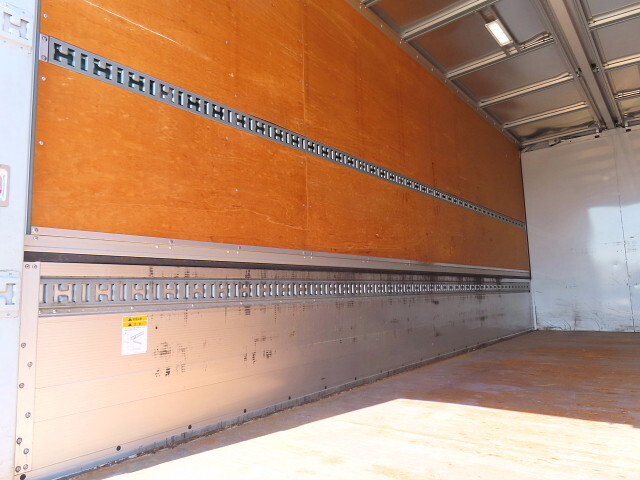 三菱ふそうファイターアルミウイング増トン（6t・8t）[写真37]