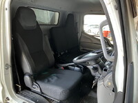 三菱ふそうキャンターアルミウイング小型（2t・3t）[写真31]