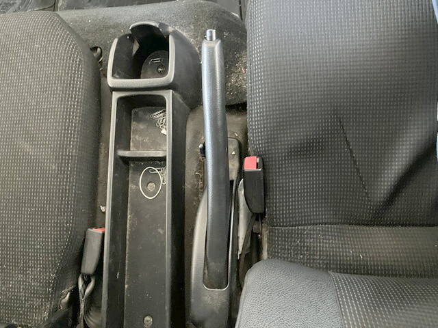 三菱ふそうキャンターアルミウイング小型（2t・3t）[写真33]