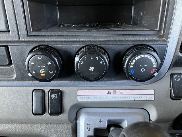 三菱ふそうキャンターアルミウイング小型（2t・3t）[写真35]