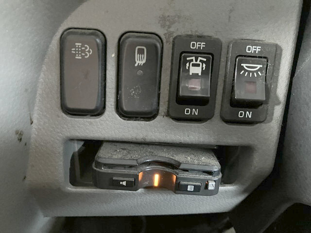 三菱ふそうキャンターアルミウイング小型（2t・3t）[写真36]