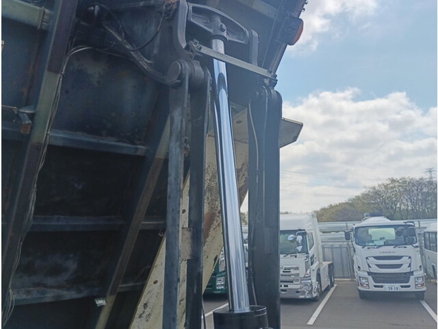 日野プロフィアダンプ大型（10t）[写真09]