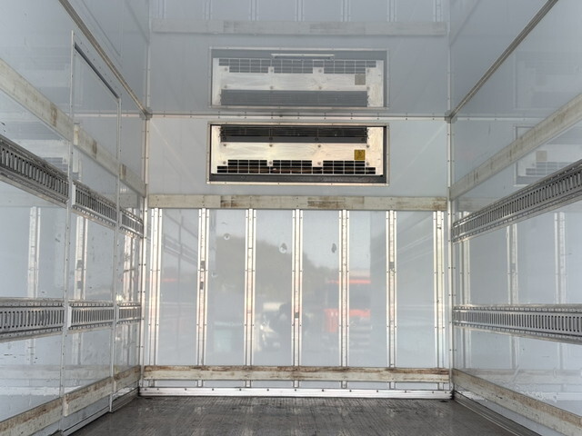 三菱ふそうファイター冷凍車（冷蔵車）中型（4t）[写真10]