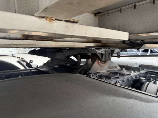 いすゞギガトレーラーヘッド（トラクターヘッド）大型（10t）[写真27]