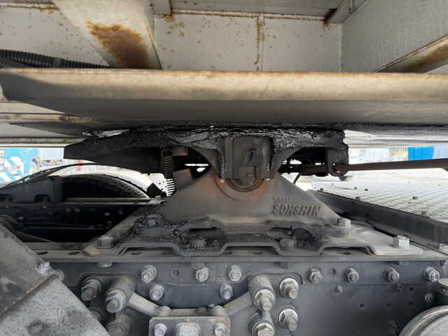 いすゞギガトレーラーヘッド（トラクターヘッド）大型（10t）[写真28]