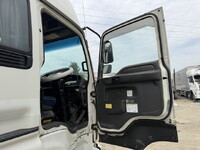 いすゞギガトレーラーヘッド（トラクターヘッド）大型（10t）[写真32]